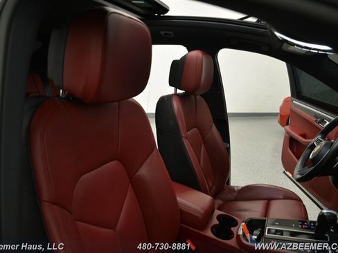 Used 2023 Porsche Macan image 20