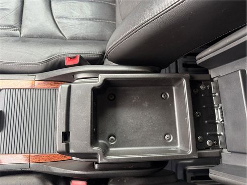 Used 2014 Chevrolet Traverse LTZ image 25