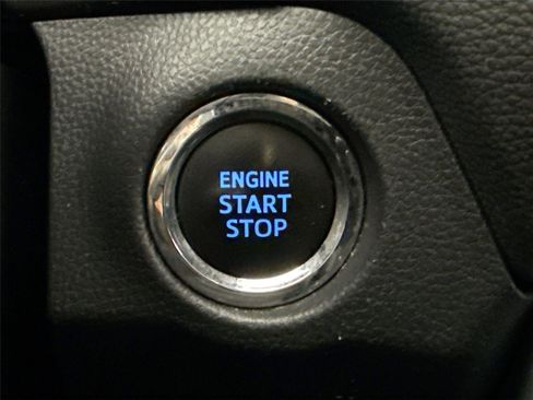 Used 2021 Toyota RAV4 XLE image 18