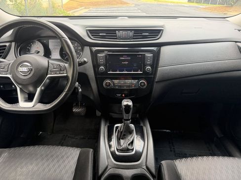 Used 2019 Nissan Rogue S w/ Special Edition Package FWD image 24