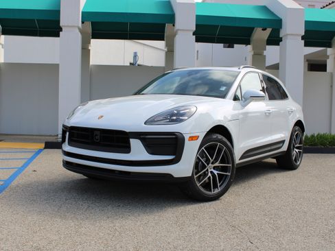 New 2026 Porsche Macan AWD/4WD image 1