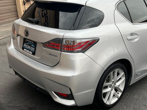 Used 2016 Lexus CT 200h FWD image 16