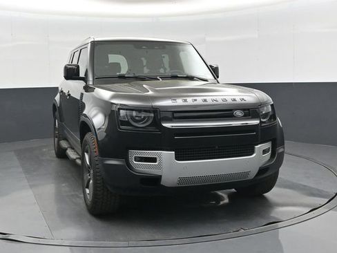 Used 2025 Land Rover Defender 110 S image 10