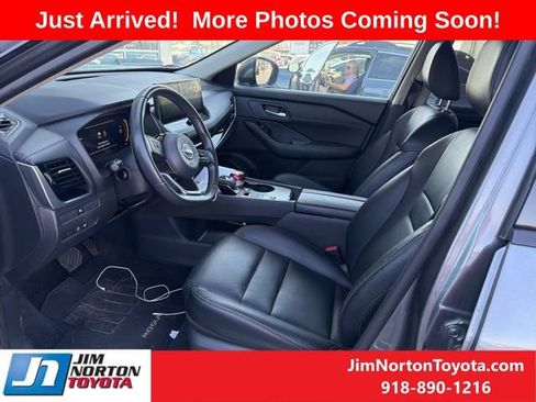 Used 2024 Nissan Rogue SL w/ SL Premium Package image 12