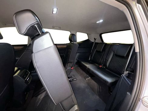 Used 2024 Volkswagen Atlas SE image 34