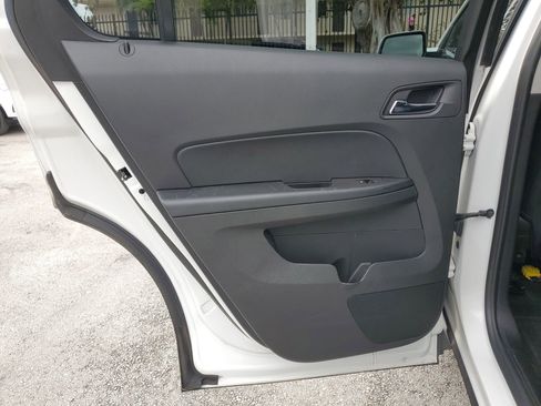 Used 2017 Chevrolet Equinox LT image 11