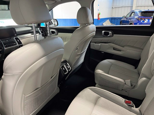 Used 2022 Kia Sorento SX Prestige w/ Panoramic Sunroof Package AWD/4WD image 18