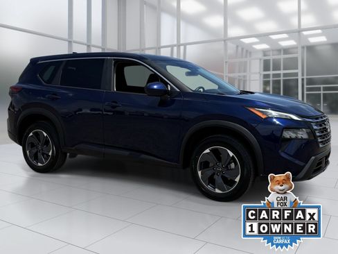 Used 2024 Nissan Rogue SV FWD image 9