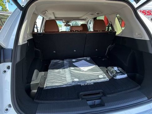 New 2026 Nissan Rogue Platinum w/ Platinum Premium Package AWD/4WD image 13