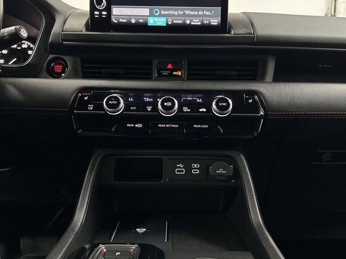 Used 2024 Honda Pilot TrailSport image 27