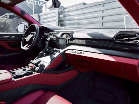 Used 2024 Lamborghini Urus S AWD/4WD image 41