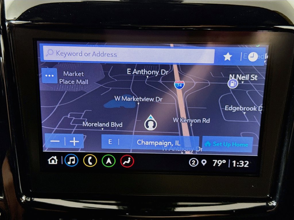 Used 2023 Chevrolet Traverse RS FWD image 13