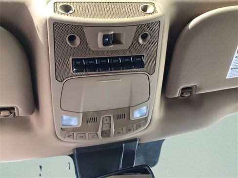 Used 2022 Ford F250 Lariat w/ Chrome Package image 17