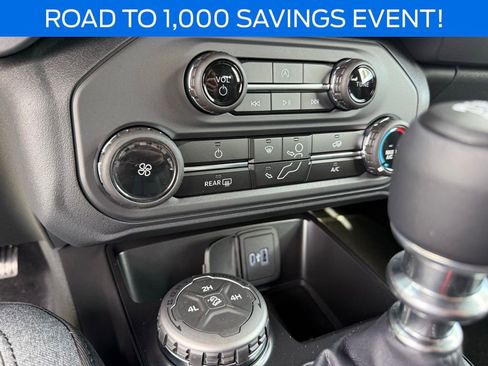 New 2025 Ford Bronco 2-Door image 12