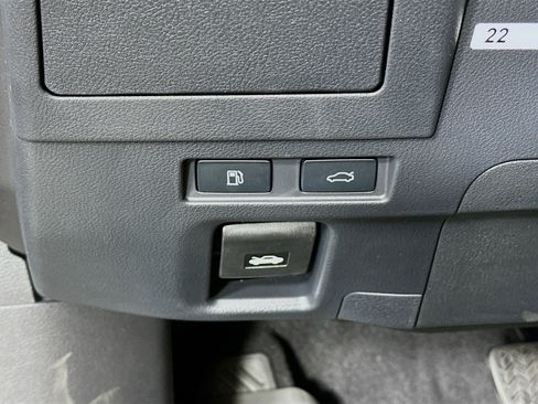 New 2025 Lexus ES 350 image 10