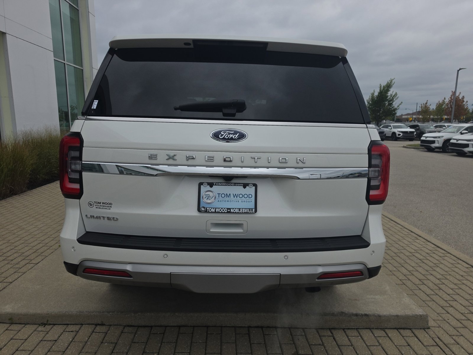 Used 2023 Ford Expedition Limited AWD/4WD image 6