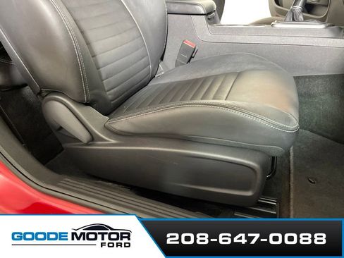 Used 2012 Dodge Challenger R/T RWD image 19