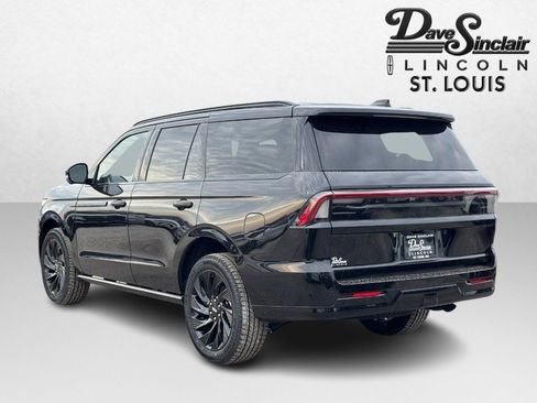 New 2026 Lincoln Navigator Reserve w/ Jet Appearance Package image 5