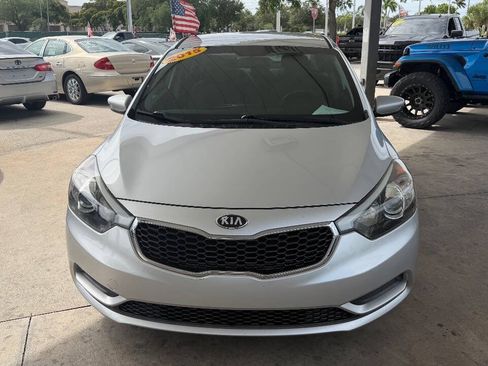 Used 2015 Kia Forte LX FWD image 2