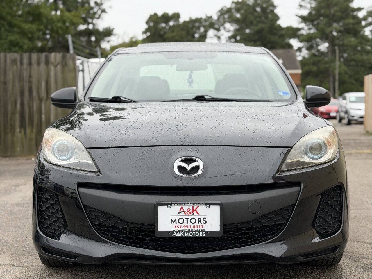 Used 2012 MAZDA MAZDA3 i Grand Touring w/ Tech Pkg FWD image 3