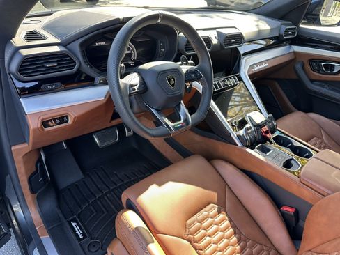 Used 2020 Lamborghini Urus AWD/4WD image 19