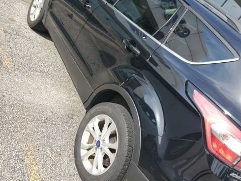 Used 2018 Ford Escape SE AWD/4WD image 4