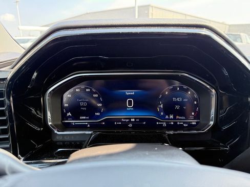 Used 2024 Chevrolet Silverado 1500 LT image 11