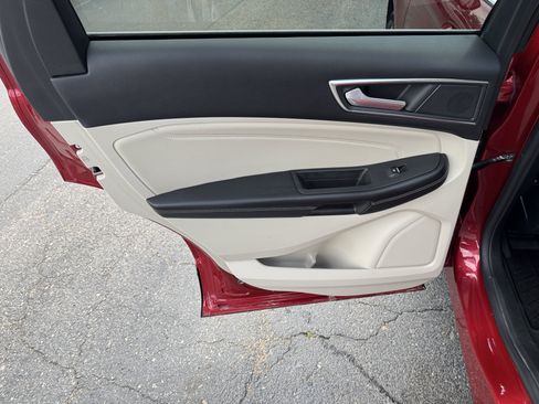Used 2021 Ford Edge Titanium AWD/4WD image 26