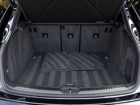 Certified 2026 Porsche Macan AWD/4WD image 47