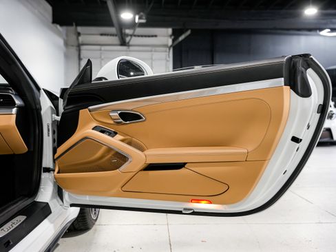 Used 2018 Porsche 911 Turbo image 27