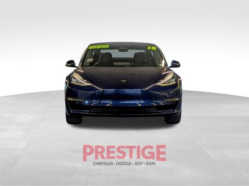 Used 2018 Tesla Model 3 Long Range RWD image 3
