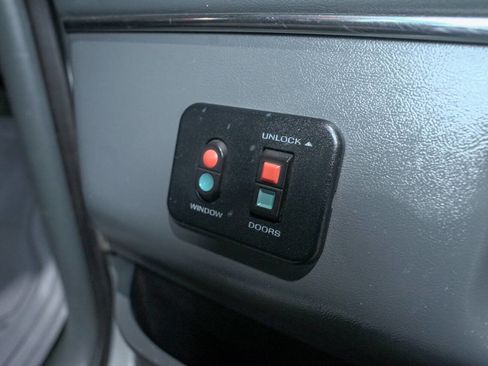 Used 1990 Ford F150 4x4 Regular Cab image 39