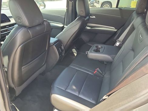 Used 2024 Cadillac XT4 Premium Luxury image 23