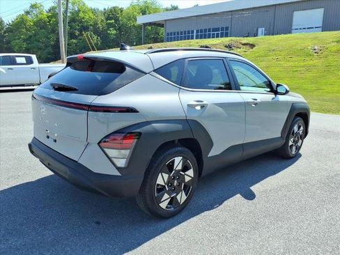 Used 2025 Hyundai Kona SEL FWD image 5