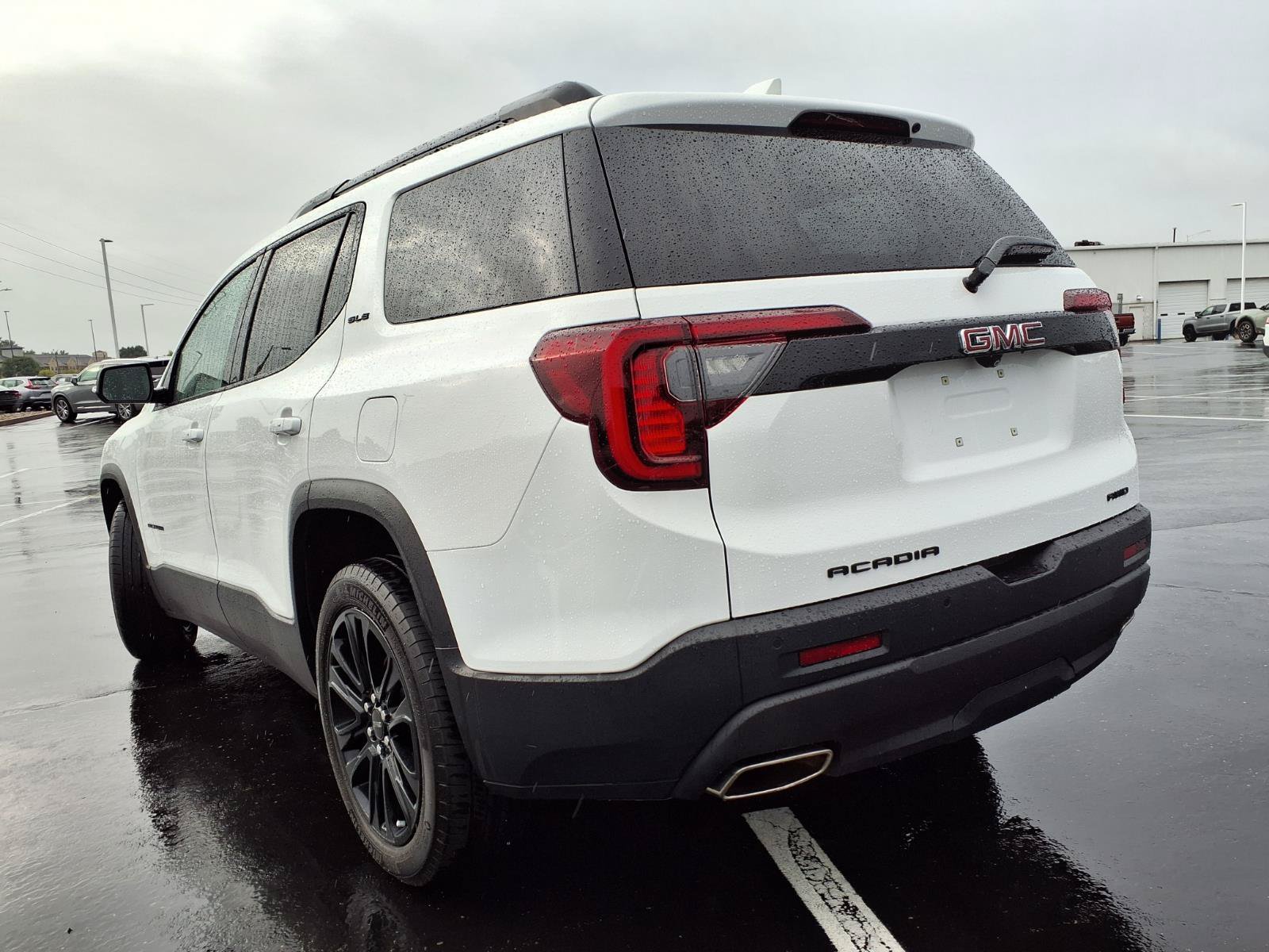 Used 2023 GMC Acadia SLE w/ Driver Convenience Package AWD/4WD image 30