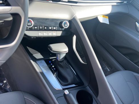 Certified 2025 Hyundai Elantra Sport w/ Cargo Package image 11