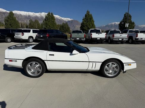 Used 1990 Chevrolet Corvette Convertible image 2