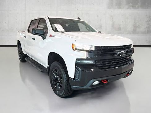 Used 2020 Chevrolet Silverado 1500 LT Trail Boss image 3