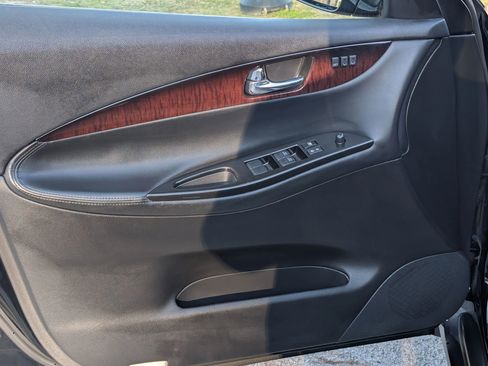 Used 2016 INFINITI QX50 AWD w/ Deluxe Touring Package image 39