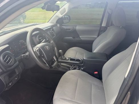 Used 2018 Toyota Tacoma SR AWD/4WD image 10