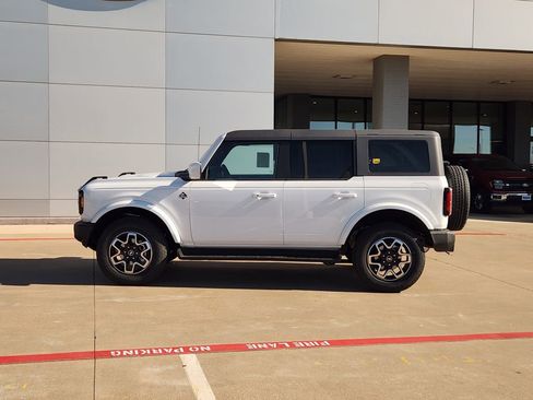 New 2025 Ford Bronco Outer Banks image 3