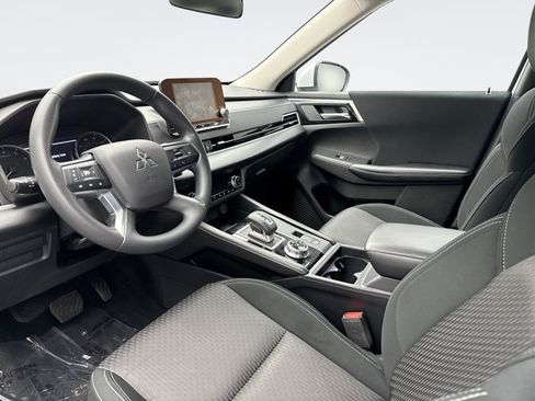 Used 2022 Mitsubishi Outlander ES AWD/4WD image 10
