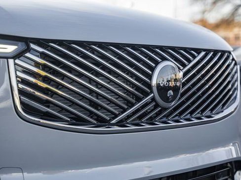 New 2026 Volvo XC90 B6 Plus w/ Protection Package Premier image 11