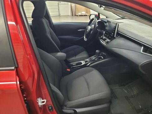 Used 2021 Toyota Corolla LE image 29