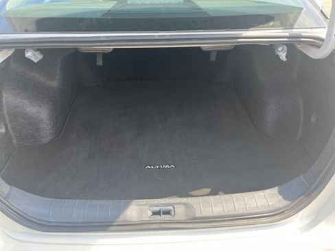Used 2025 Nissan Altima 2.5 SV FWD image 32