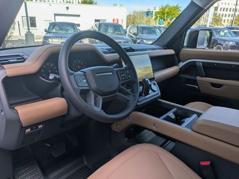 New 2026 Land Rover Defender 110 X-Dynamic SE AWD/4WD image 15