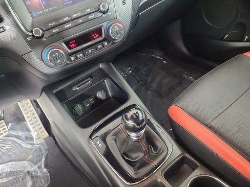 Used 2018 Kia Forte SX image 16