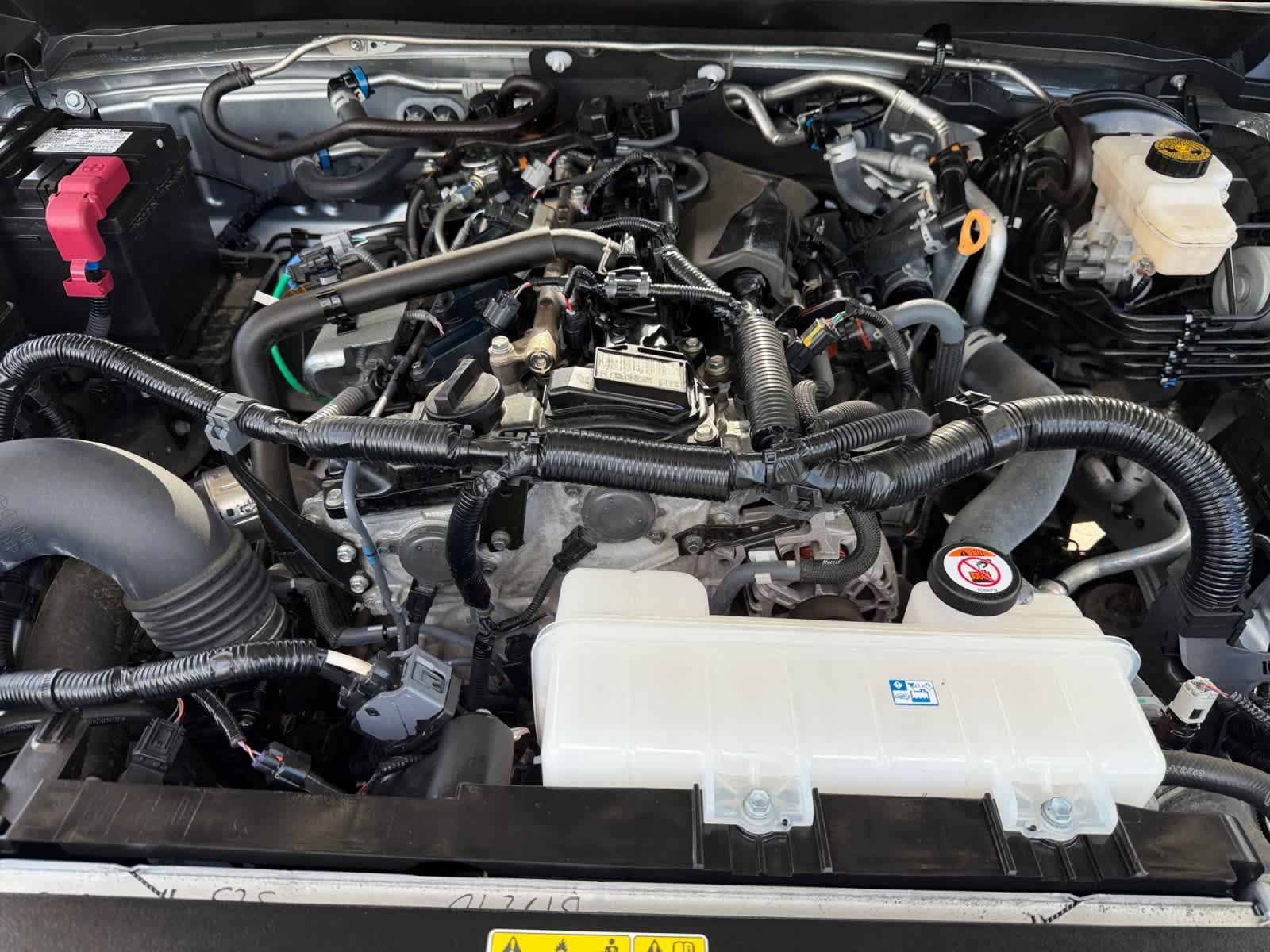 Used 2025 Toyota Tacoma SR AWD/4WD image 8
