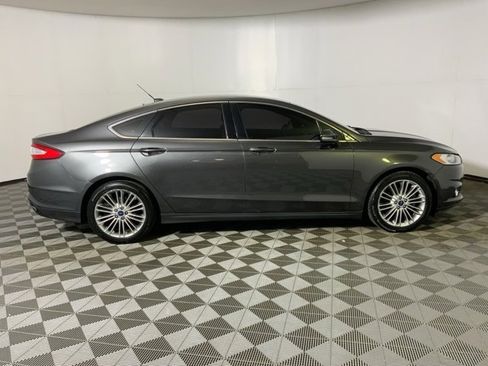 Used 2015 Ford Fusion SE w/ Equipment Group 202A image 6