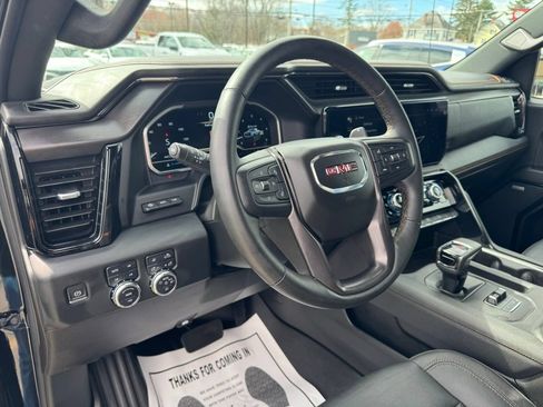 Used 2023 GMC Sierra 1500 AT4 w/ AT4 Premium Package AWD/4WD image 16